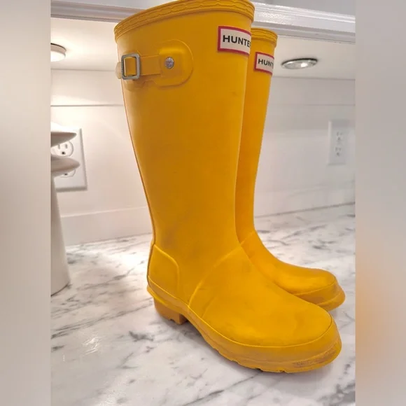 Iconic Hunter Kids' Bright Yellow Rain Boots - Picture 4 of 7